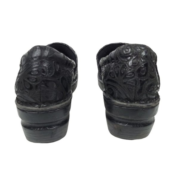 b.o.c. Born Concept Black Peggy Clogs Tooled Leather Slip On Shoes Women Size 7 - Picture 5 of 12
